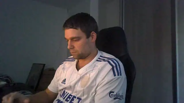 Snapshot of The_big_viking_ chatting on 01/04/25, 12:38 The big viking  online show from 01/04/25, 12:38