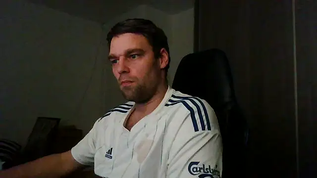 Snapshot of The_big_viking_ chatting on 01/08/25, 07:03 The big viking  online show from 01/08/25, 07:03