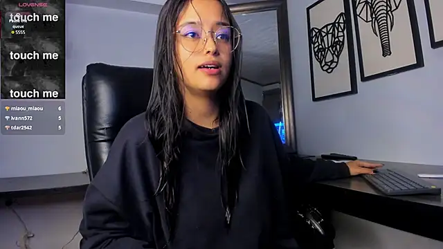 Ariana Pierce online show from 02/04/25, 08:02