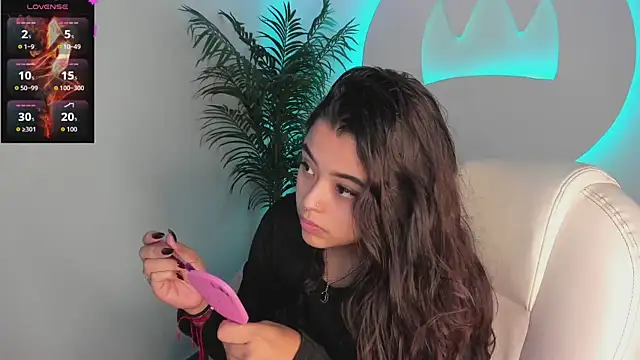 Ariana Pierce online show from 10/18/25, 12:50