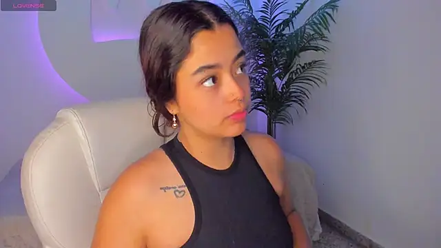 Ariana Pierce online show from 10/23/25, 12:26