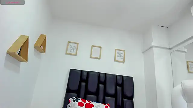 miaa-sofiaa online show from 01/16/25, 03:56