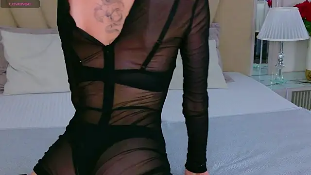 MeganMour online show from 04/11/26, 04:50