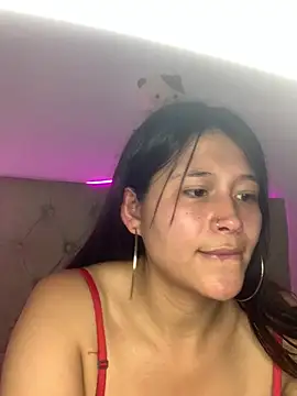 Snapshot of mariana_21x chatting on 03/04/25, 07:01 mariana 21x online show from 03/04/25, 07:01