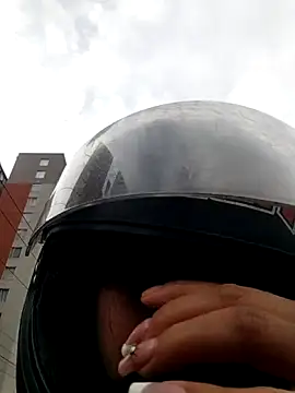 Snapshot of mariana_21x chatting on 10/10/25, 12:15 mariana 21x online show from 10/10/25, 12:15