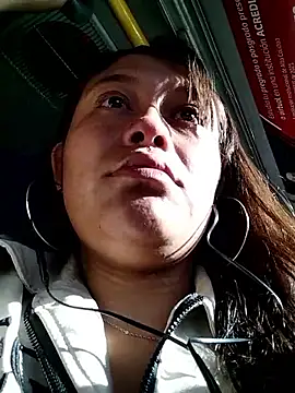 Snapshot of mariana_21x chatting on 10/22/25, 12:16 mariana 21x online show from 10/22/25, 12:16