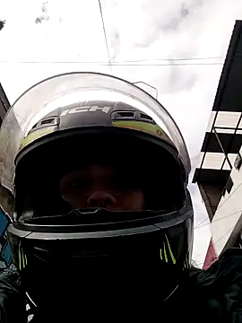 Snapshot of mariana_21x chatting on 10/28/25, 02:20 mariana 21x online show from 10/28/25, 02:20