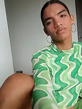 Snapshot of Melody200420 chatting on 09/25/25, 02:10 Melody200420 online show from 09/25/25, 02:10