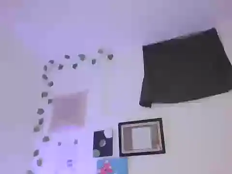 Snapshot of Melody200420 chatting on 10/05/25, 12:20 Melody200420 online show from 10/05/25, 12:20