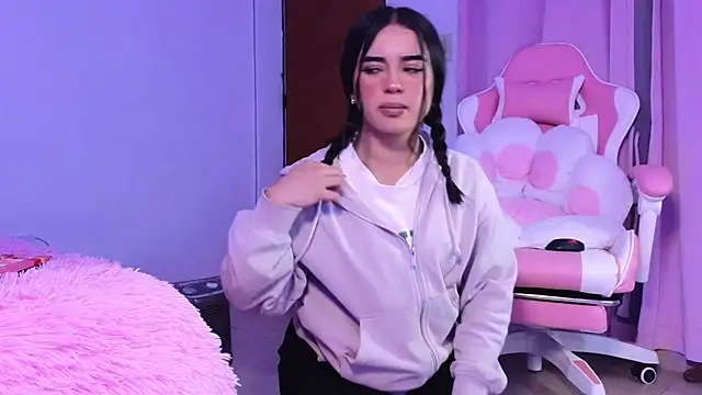 Emily-14 online show from 03/21/25, 04:39