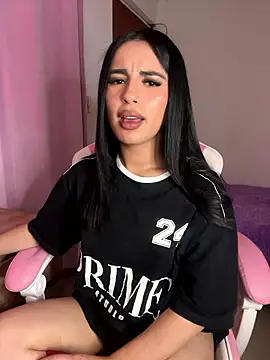 Emily-14 online show from 01/11/26, 06:51