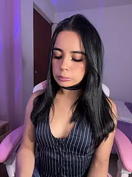 Emily-14 online show from 02/13/26, 04:52