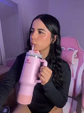 Emily-14 online show from 04/07/26, 05:08