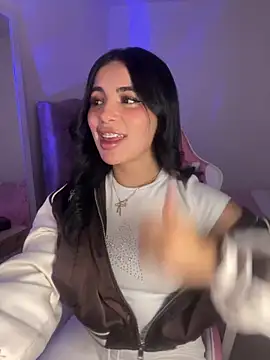 Emily-14 online show from 04/17/26, 07:33