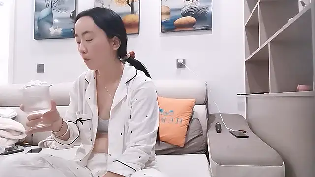 sasa-loves online show from 10/20/25, 06:47