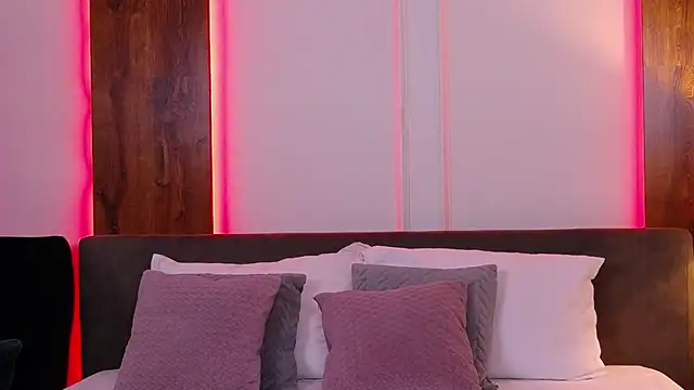 SkylerSpark online show from 10/03/25, 08:39