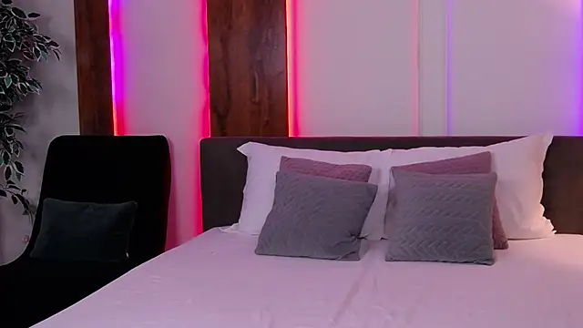 SkylerSpark online show from 10/24/25, 07:32