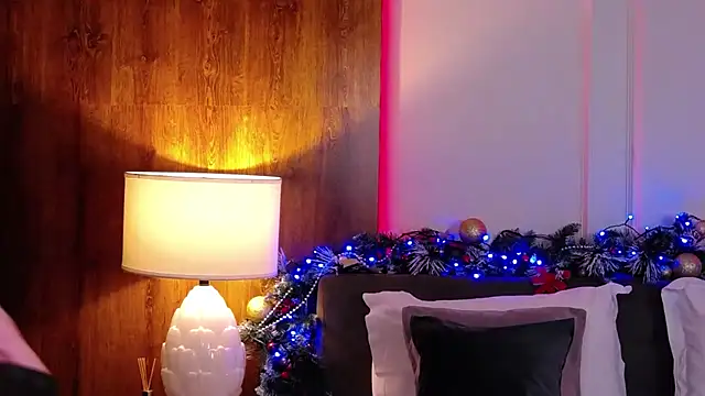 SkylerSpark online show from 12/04/25, 08:28