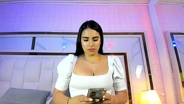 Snapshot of giorgia_13 chatting on 02/08/25, 03:30 giorgia 13 online show from 02/08/25, 03:30