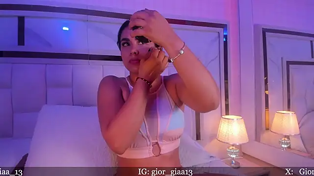 Snapshot of giorgia_13 chatting on 02/27/25, 03:14 giorgia 13 online show from 02/27/25, 03:14