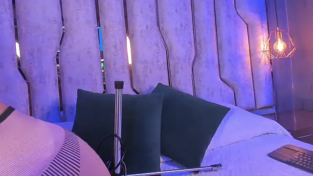 Snapshot of giorgia_13 chatting on 03/21/25, 09:23 giorgia 13 online show from 03/21/25, 09:23