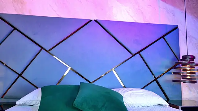 Snapshot of giorgia_13 chatting on 09/23/25, 03:09 giorgia 13 online show from 09/23/25, 03:09