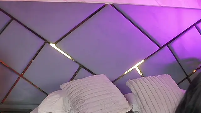 Snapshot of giorgia_13 chatting on 10/19/25, 03:29 giorgia 13 online show from 10/19/25, 03:29