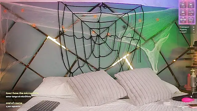 Snapshot of giorgia_13 chatting on 10/24/25, 03:14 giorgia 13 online show from 10/24/25, 03:14