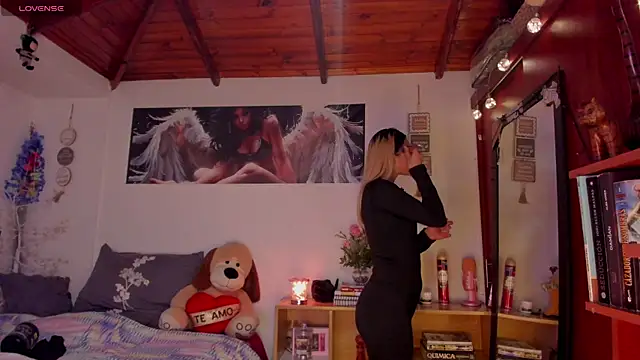 cuteweed420 online show from 04/17/26, 12:35