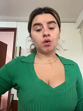 Snapshot of SaraBraun_ chatting on 05/05/26, 02:47 SaraBraun online show from 05/05/26, 02:47