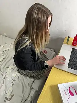 emo couple online show from 12/13/24, 12:20