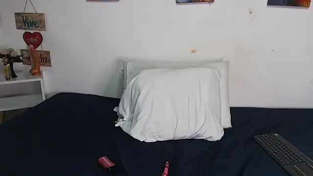 Snapshot of Ebony_Baby1 chatting on 03/05/25, 10:54 Ebony Baby1 online show from 03/05/25, 10:54