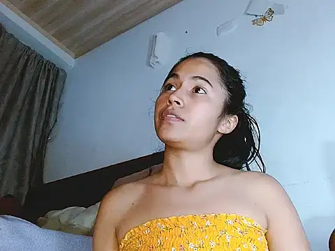 Snapshot of brihanna_lena chatting on 06/11/26, 05:27 brihanna lena online show from 06/11/26, 05:27