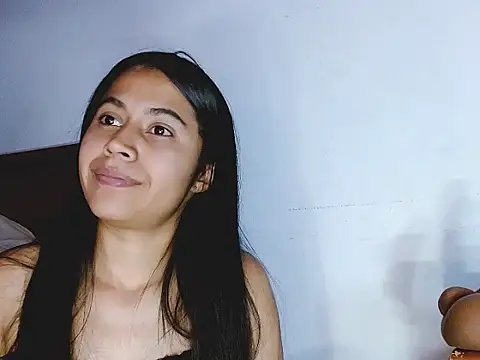 Snapshot of brihanna_lena chatting on 06/23/26, 06:33 brihanna lena online show from 06/23/26, 06:33
