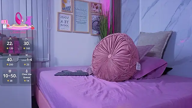 Chlooee   online show from 03/28/26, 03:06