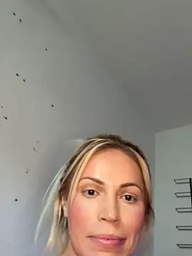 sophiamariexoxo240 online show from 04/21/26, 07:50