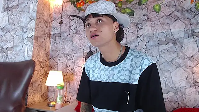 Samuel Hilton online show from 12/15/24, 04:29