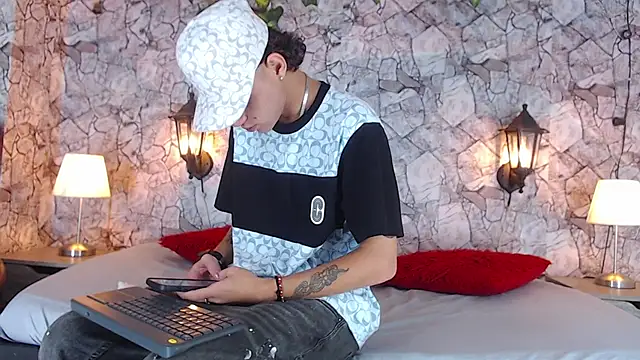 Samuel Hilton online show from 12/15/24, 10:39