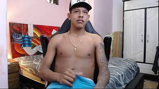 Snapshot of mr_stiven_ chatting on 02/05/25, 05:52 mr stiven  online show from 02/05/25, 05:52