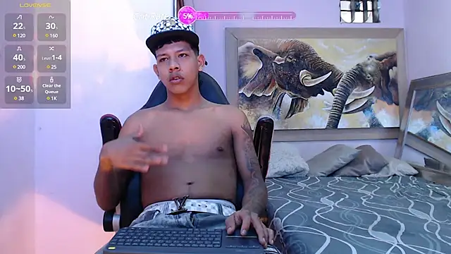 Snapshot of mr_stiven_ chatting on 03/15/25, 02:35 mr stiven  online show from 03/15/25, 02:35