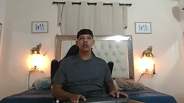 Snapshot of mr_stiven_ chatting on 09/09/25, 02:44 mr stiven  online show from 09/09/25, 02:44