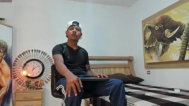 mr stiven  online show from 05/19/26, 03:24