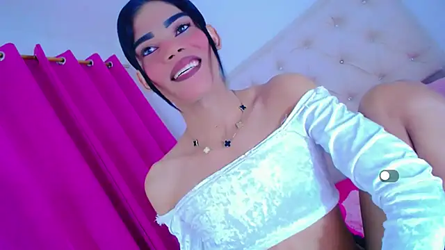 Snapshot of Theylor_Rouse chatting on 07/11/26, 04:37 Theylor Rouse online show from 07/11/26, 04:37
