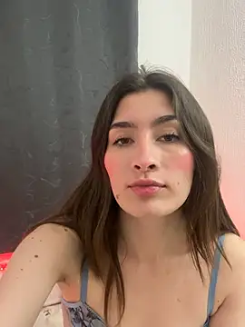 Snapshot of LuneObscure chatting on 01/06/25, 02:04 LuneObscure online show from 01/06/25, 02:04