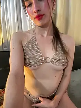 Snapshot of LuneObscure chatting on 01/18/25, 05:31 LuneObscure online show from 01/18/25, 05:31