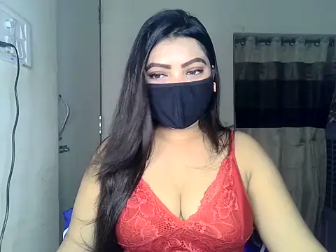 Snapshot of ishi_Beauty chatting on 06/27/26, 04:28 ishi Beauty online show from 06/27/26, 04:28