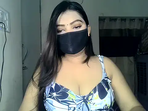 Snapshot of ishi_Beauty chatting on 07/17/26, 04:30 ishi Beauty online show from 07/17/26, 04:30