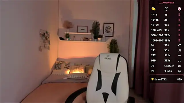 Snapshot of StephanieBoobs chatting on 12/14/24, 10:24 StephanieBoobs online show from 12/14/24, 10:24