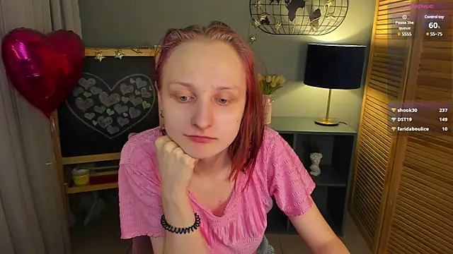 Snapshot of SallyFishery chatting on 02/26/25, 04:25 SallyFishery online show from 02/26/25, 04:25