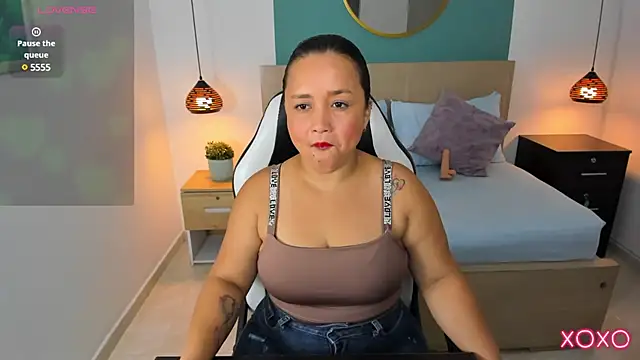 linda rios  online show from 02/08/25, 01:22